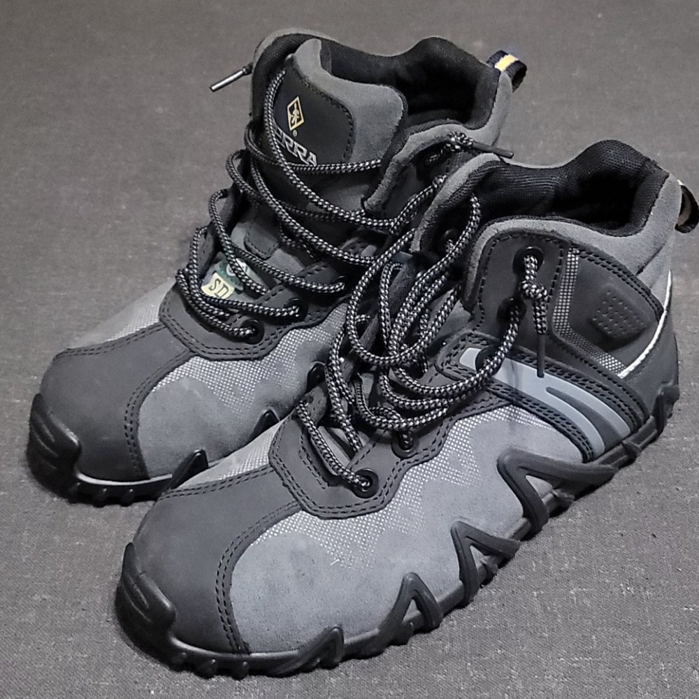 Static Free Steeled Toes Work Boots